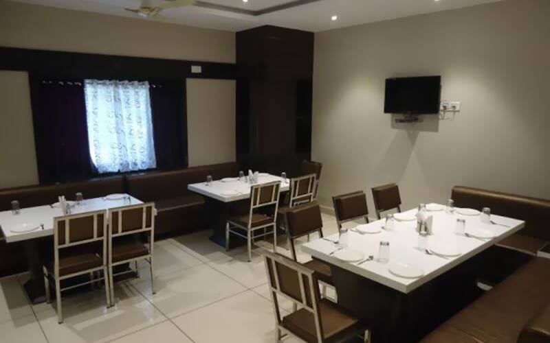 Hotel Neelkanth, Gadarwara 4
